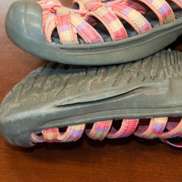 Cute Size 4 Youth Keens - Picture 7 of 7